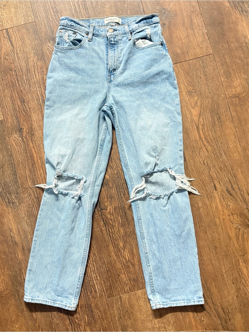 Abercrombie & Fitch the 90’s high rise straight curve love distressed jeans 4s